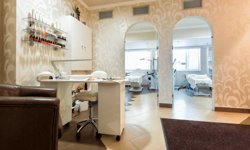 interior klinik kecantikan 
