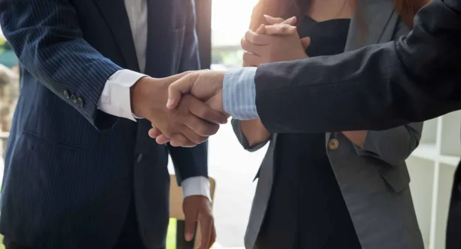 Transformasi Bisnis Melalui Kolaborasi U-Live Academy dan HashMicro